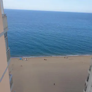 https://apartamento-moderno-sobre-el-mar.catalonia-hotels.com